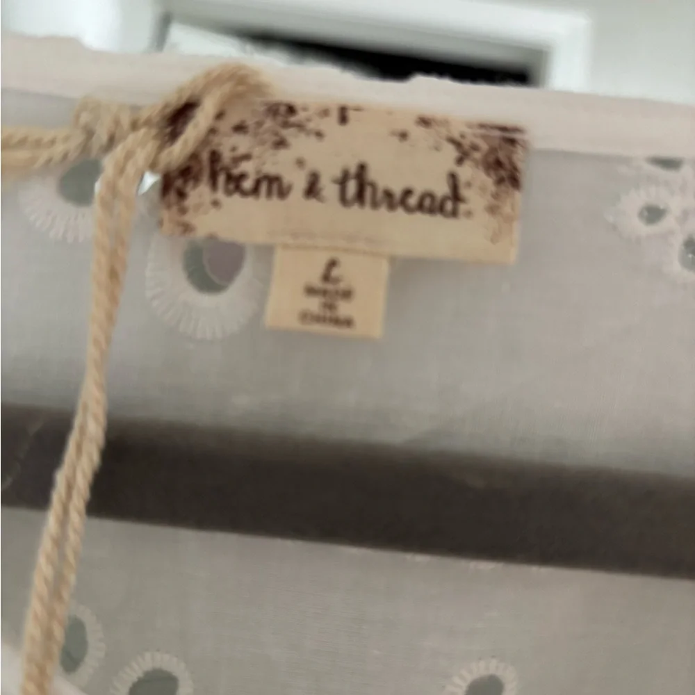 Hem & Thread white Blouse with Bib Collar and 3/4 Sleeves - Picture 4 of 4